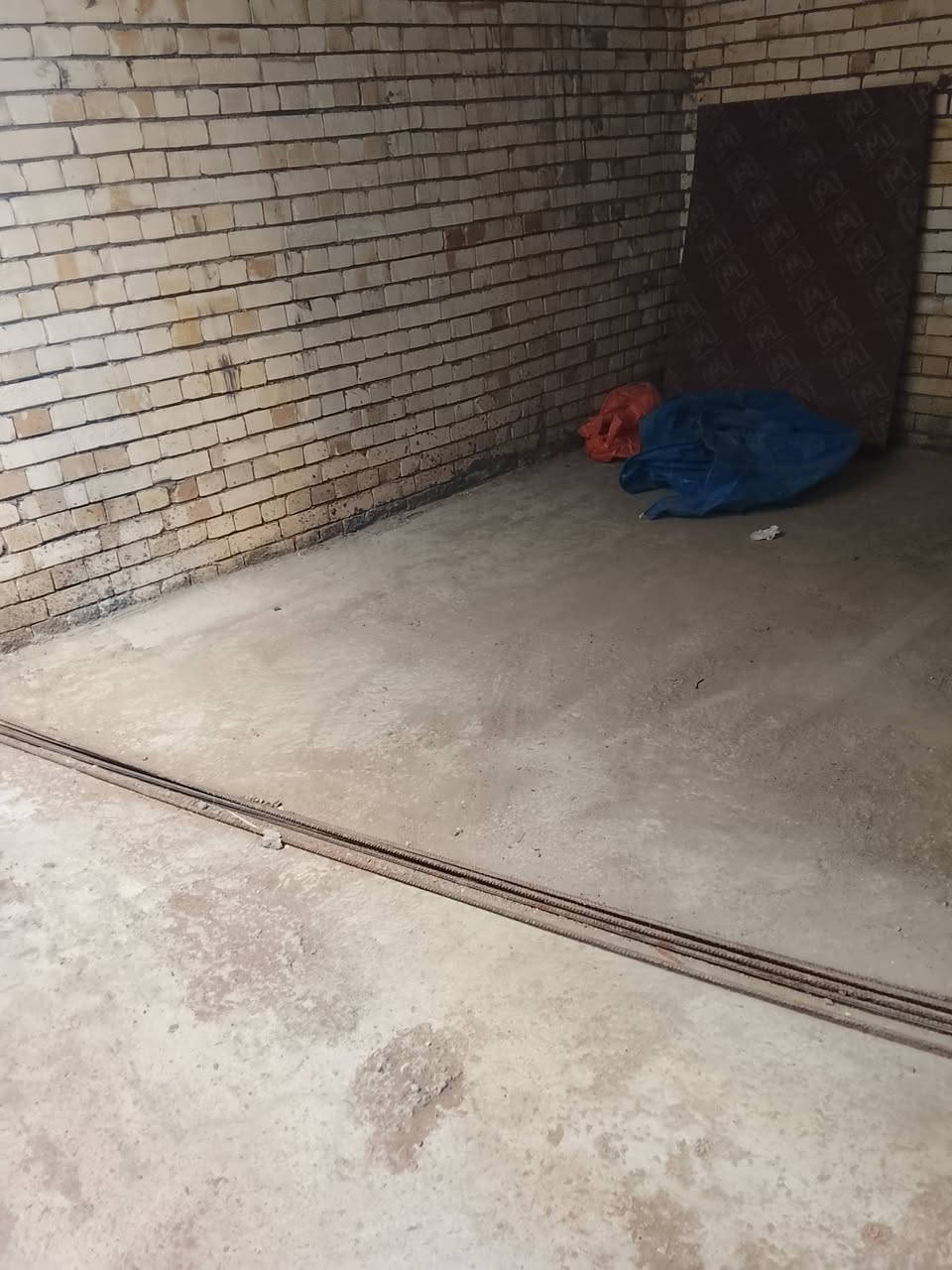 السلام عليكم هيكل 130متر زراعي 
السياسين لطابق لثاني ما كامل اتصال ***********او مراجعة مكتب المؤيد
