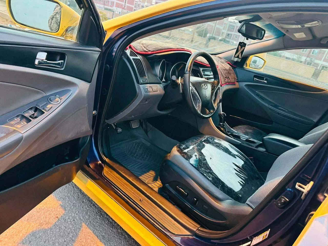 سلام عليكم سوناته 2012 للبيع وراد امريكي ضربتها جاملغ خلفي.
السياره حلوه ونضيفه وصبغه جديده وراعيها بلحله يريد مداور مكان السياره كربلاء مستعجل عل بيعتها 98 وبيها مجال ***********
