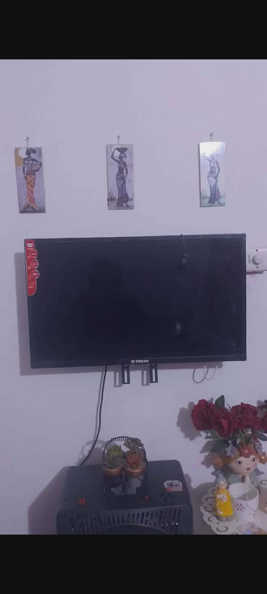 الطباخ 250 كريازي
الشاشة 32 اصلية بدون نت  150 
المجمدة 200
الثلاجة 200 وميز 4كراسي 125
 كلهم ما داخلات تصليح 
مكان مكاني حرية شارع الزيتون


**إذا كنت صاحب هذا الإعلان وتريد حذفه لأي سبب، رجاءا أرسل رسالة إلى الدعم الفني**