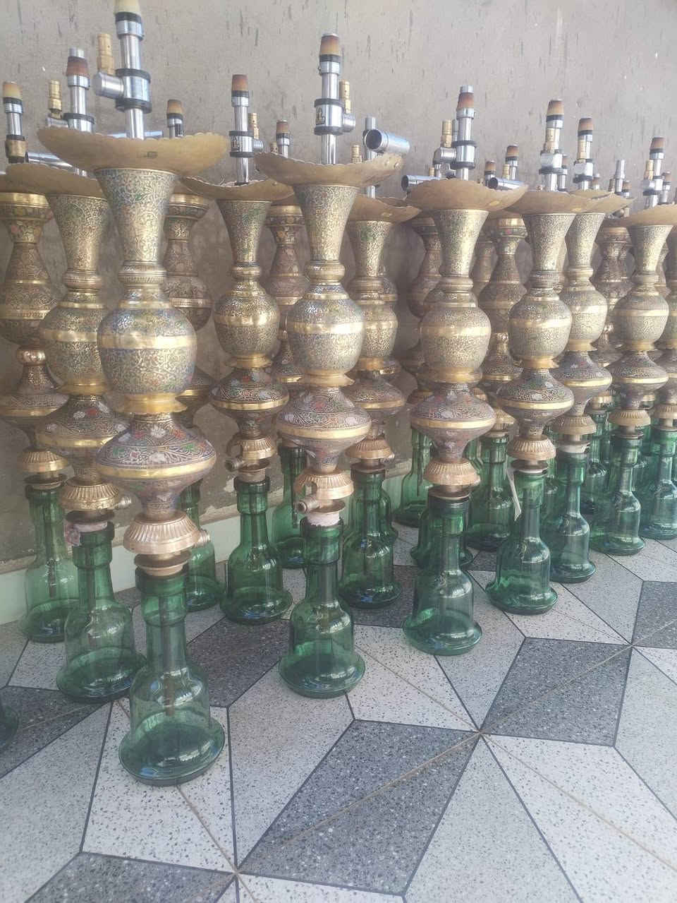 اراكيل للبيع العدد مفتوح كامل ملحقات شيشه جديدة وقمجي 
سعر القطعه 55 وبيها مجال بسيط جدا البيع فقط جملة 
ديالى -بعقوبه ***********
