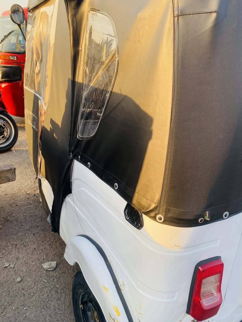 السلام عليكم تكتك مودل ٢٠٢١ لوحات انكليزي ب اسمي تحويل ثاني يوم تكتك خير من الله احلى من الصور لاتنقيص ولاتبخير مكينه ناعمه تكتك مصبوغه عام لجماليه بدون معجون بغداد الشعب رقم *********** بيه كلجات وبيه هاي الضربه وليوره واضحه جوه البكلايت
