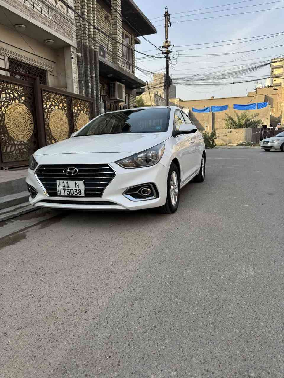 اكسنت موديل 2020 سياره جديده بمعنه الكلمه ماشيه 32 الف حقيقي مال بيت استعمال شخصي اي نقص مابيه 
مكان السياره بغداد المنصور ورقمه بغداد الجديد 
السعر 128 وبيه مجال  ***********
