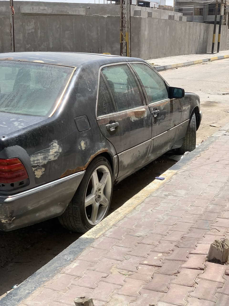 سلام عليكم شبح s500 لارج
1993 بيع كوم حديد المو شراي لايعامل 
17 ورقه قفل بيع مستعجل 

متروكه السياره بسمي مشروع وطني 

مكاني بصرة *********** واتساب فقط
