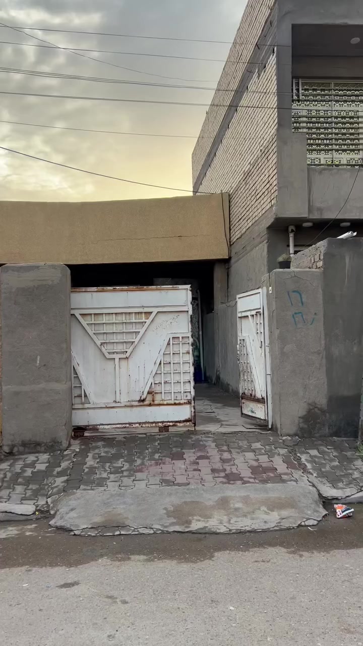 بيت
250متر واجه 10نزال25قرب جامع موسئ الكاضم عرض شارع 10متر معروض مكتب الزيدي للعقار رقم الهاتف ‭٠٧٧٠ ٠١٠ ١٣٨٧‬
