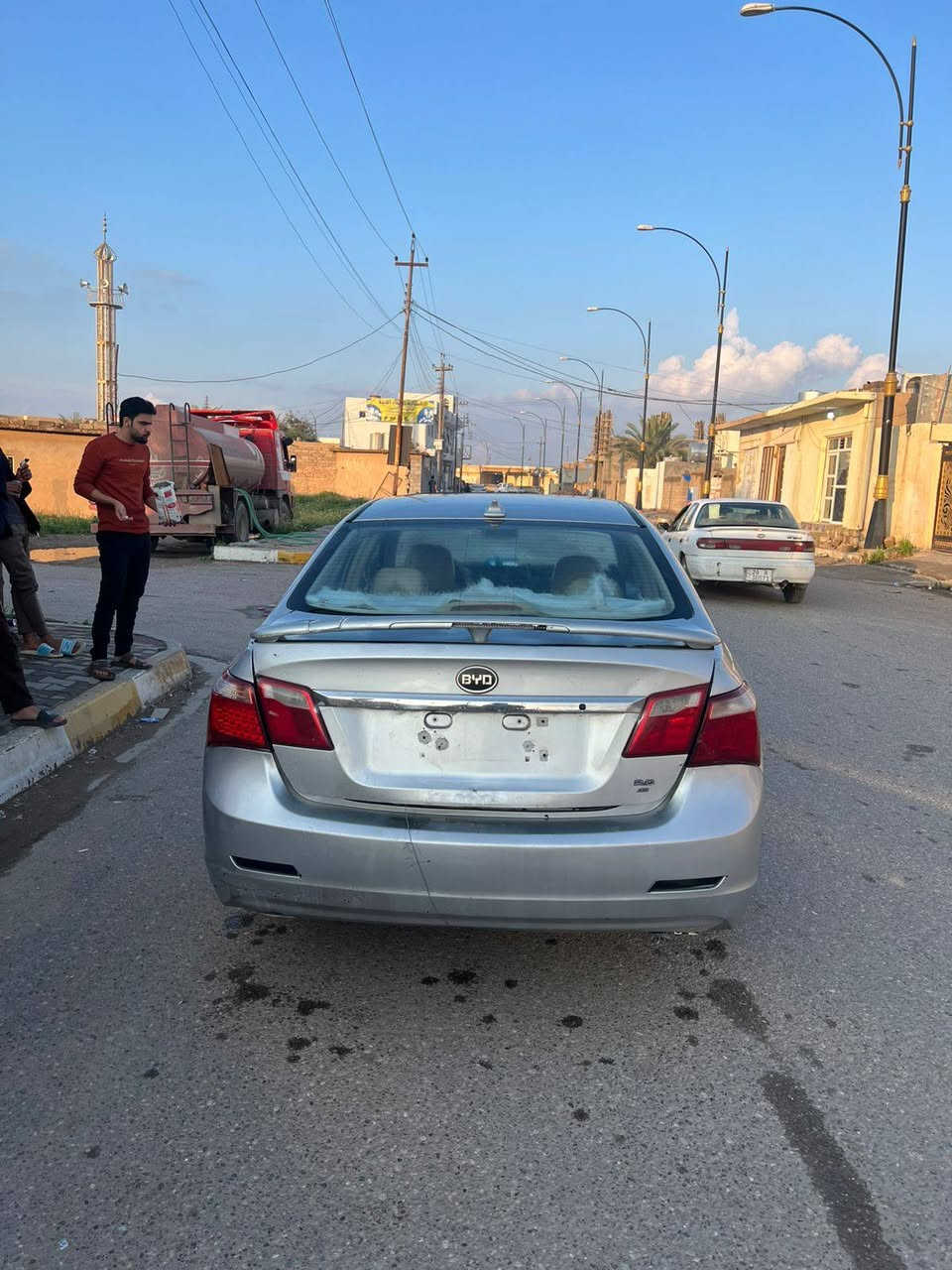 السلام عليكم
للبيع اوللمراوس  حسب القناعه
بيوايدي   كير عادي بدون ارقام
كير محرك كامري ابوالجف 
كير محرك شرط لاتنقيص ولاتبخير 
كهربائياتها كلها شغاله 
تبريد يعوزو فقط غاز كمبريسر شغال 
صدر زين 
تايرات جدد 

للبيع اوللمراوس 
للاستفسار 

***********
