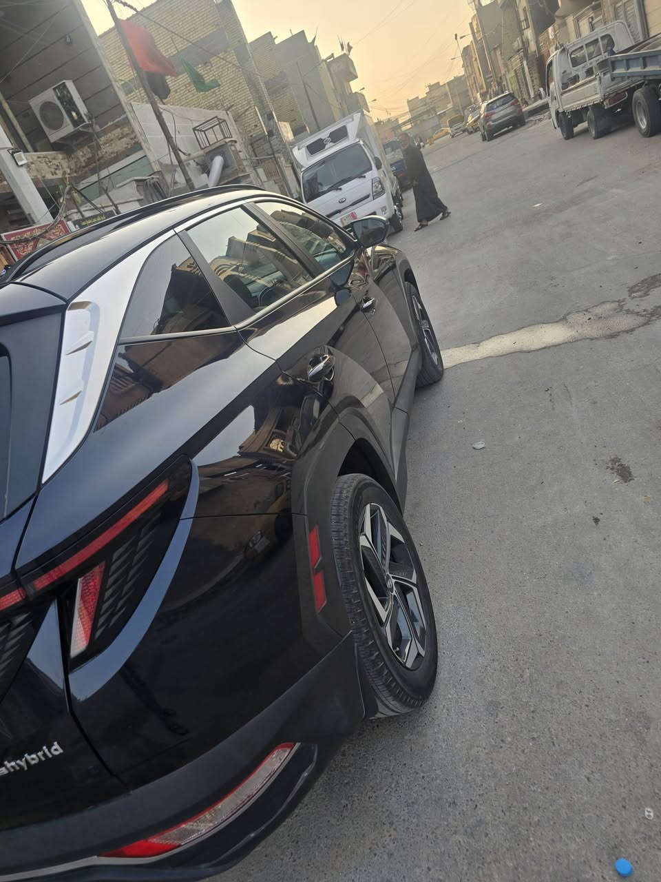 سلام عليكم
توسان مديل ٢٢ 
هايبرد فول مواصفات 
حادث بدون صبغ ضرر بسيط بلبنيد ومصلح نفسه 
الون نيلي 
سياره جديده شكد متصور 
للبيع او مراوس 
مكاني بغداد 
رقم الهاتف ***********
