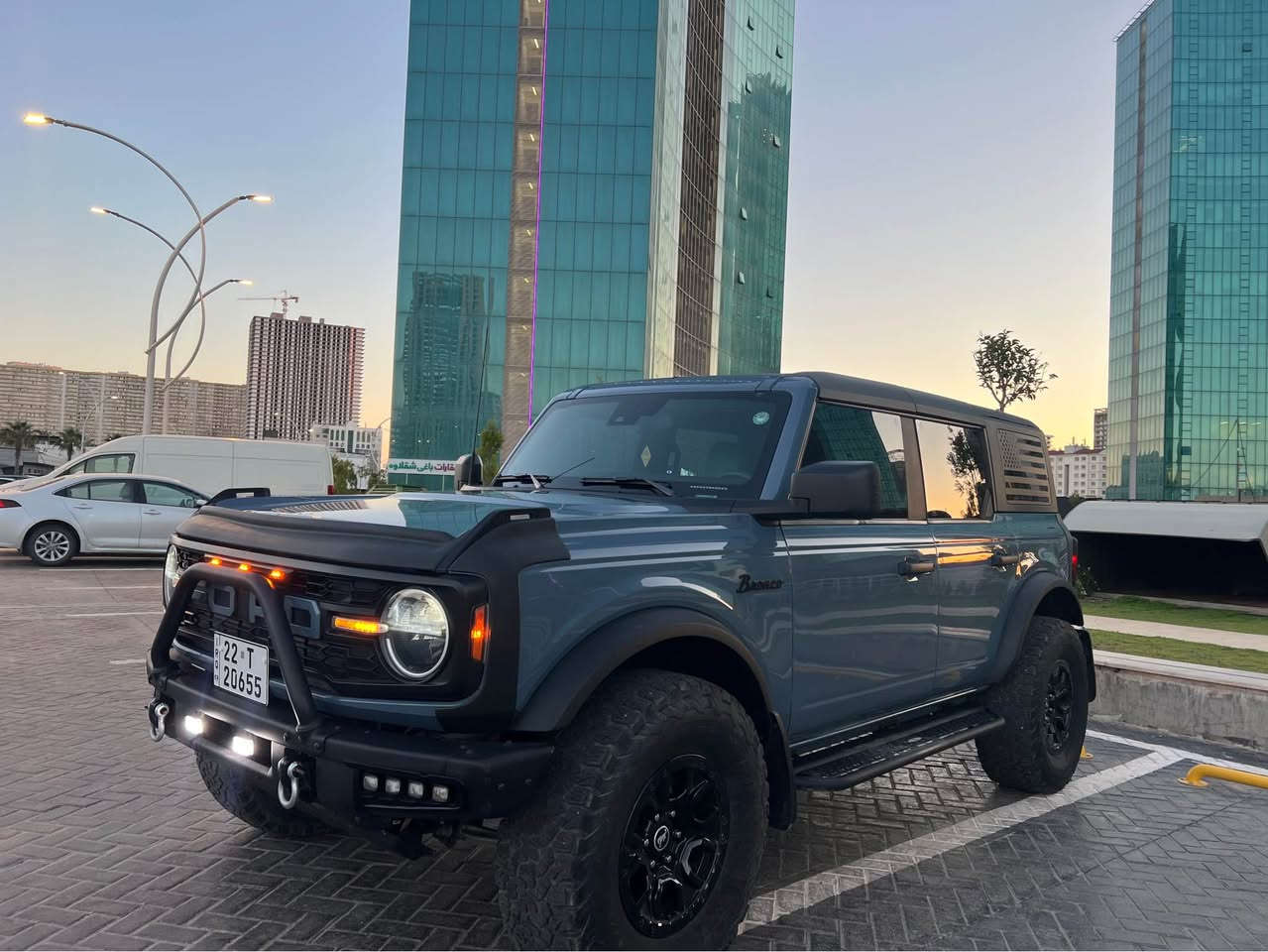 فورد برونكو ٢٠٢٣
لون مميز محرك سته سلندر سقف بلاستك 
داخل جلد فيروزي 
فور ويل انضمه قياده 
سياره اتحدى برونكو نفس الجداده بالعراق 
بدون ايرباك بدون حادث ماشيه ٢٩ فقط 
مكان السياره اربيل صبغ فقط علكد شبر بالباب فقط
للا تصال *********** 
والسسسسسسسسعر 💣٣٣٨$💣 أربيل, العراق
