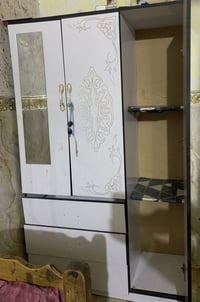 مستعجل • قابل تفاوض • دولاب