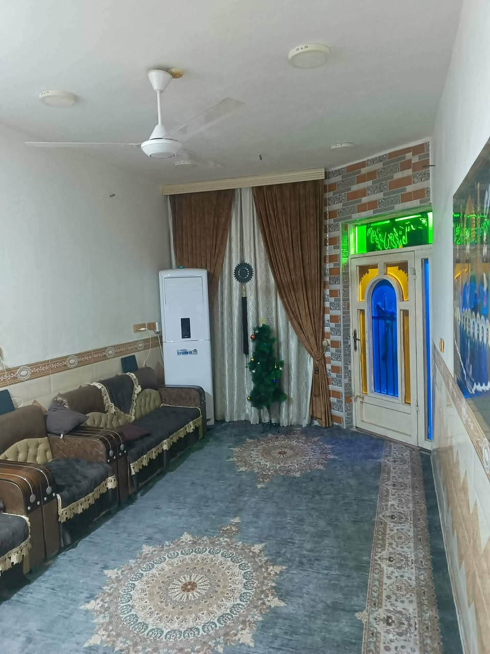 السلام عليكم بيت للبيع بل دبيه ثانيه 162متر
الواجهيه 6وبع ونزال 25

السعر مطلوب 85 

اتصل ***********
