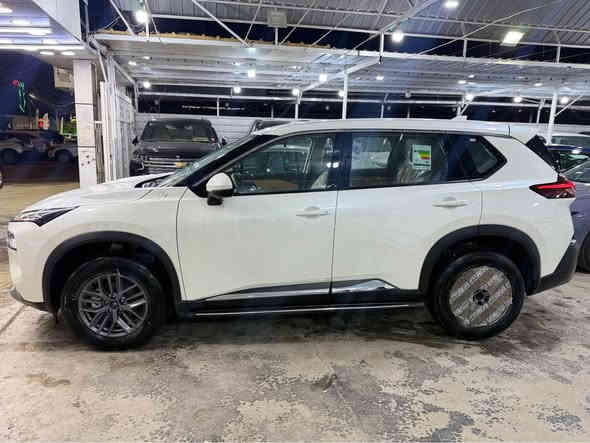 نيسان اكستريل  2025 زيروو ضمان 3 سنوات

 NISSAN X-TRAIL 2025 

ضمان شركه نيسان ٣ سنه سيرفس مجاني وصيانه مجانيه  
السعر 35,000,000 دع شامل الترقيم بغداد 

 الموديل 2025 زيرووو
 سعة المحرك 4 سلندر 2500  
 حساسات خلفية 
 اريل نفكيتر
 شاحن لاسلكي
 تحكم المقعد كهرباء 
 لايت زينون + LED
 كشافات
 بك لأيت LED 
 4 دسك
 ماسحة خلفية
 مفتاح التشغيل بصمة وتشغيل عن بعد 
داخل جلد لون جوزي
 شاشة 
 كاميرات 360 درجة عدد ٤ 
 المودات والأوامر الصوتية
 حساسات ضغط اطارات 
حجم الاطار 235/60R18
تحتوي نظام ٤*٤
 قطعتين تبريد 
 هاند بريك بصمة 
ٓABS
Auto Hold    أوتو هولد
 اشارة في المرايا الجانبية 
العنوان بغداد الكريعات شارع المعارض معرض الرحمن 
للاستفسار الاتصال 
***********
*********** بغداد
