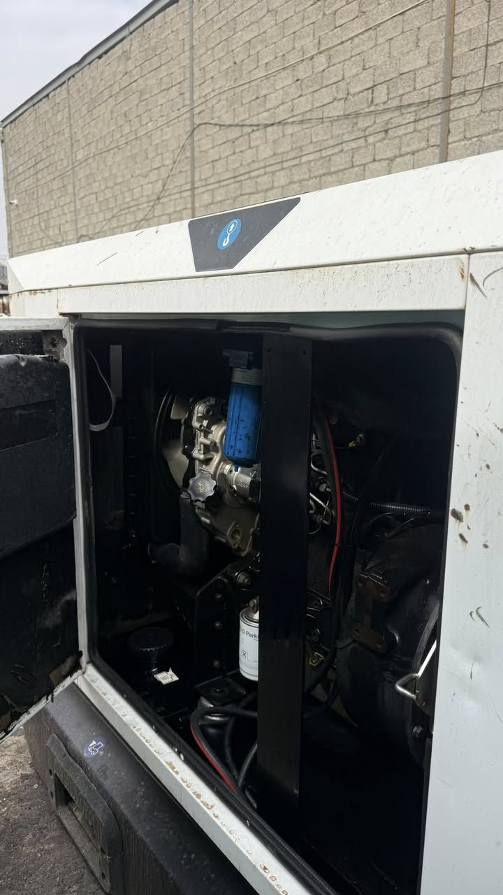 تم بعون الله وصول مولدة نوع بيركنز 30kav كاتم ضمان بخار دخان تنقيص ثلاث ايام ضمان المحرك وراس توليد ستندر انكليزي اصلي للاستفسار اكثر على الارقام التالية 
***********
***********
العنوان اربيل شارع 100
العنوان الثاني اربيل فرمان بران شارع الكورنيش
