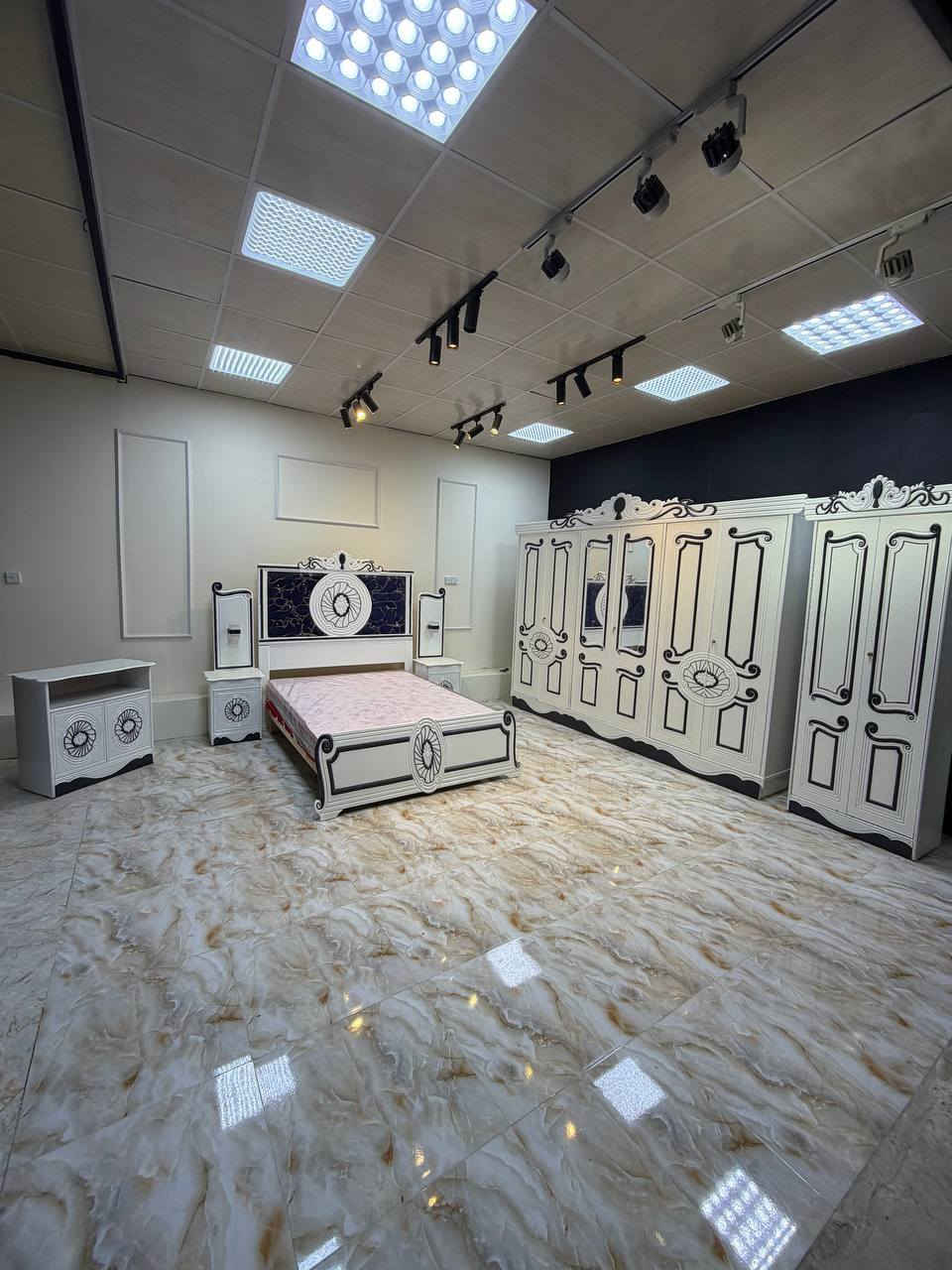 غرفة اخشاب  بسعر 950 

⚜️تفاصيل الغرفة ....⚜️

صاج خارج ٤ملم ام دي اف 🪭
وداخل معاكس ٣ملم 
صبغ مرمري درجة اولى 

عدد القطع  ٧ قطع 😍
1 //جرباية  قياس  ١٦٠ × ٢٠٠ 
//ميز جانبي ايسر قياس ٥٠
2// وميز  جانبي  قياس ٥٠
3// زاوية ارتفاع مترين عرض ٨٠
4// وميز بلازمه  
5//وميز مراية ارتفاع مترين عرض ١٢٠
6// وكنتور ٦ باب  ارتفاع مترين و١٥ طول ٣ متر و١٥

القطعه الثامنة حسب الطلب شازلون
سعرها ٥٠ الف ❤️
طابوريه ١٥ ❤️

(توصيل مجاني مركز بغداد )
التوصيل يشمل الشد مجاني 🔥
(اطراف ٥٠)
باقي المحافضات حسب البعد


**إذا كنت صاحب هذا الإعلان وتريد حذفه لأي سبب، رجاءا أرسل رسالة إلى الدعم الفني**