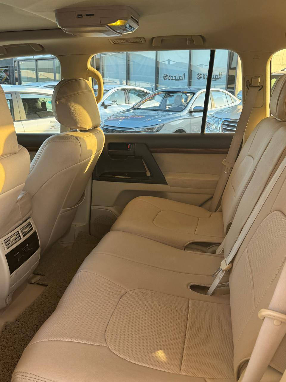 سلام عليكم للبيع فقط ومكلف بنشر لاندكروز موديل ١٧ ابريم كفاله بيها بارد اصبع فقط رقم راعي السياره *********** مكانها كربلاء سعر سياره ٤٦٥ ورقه
