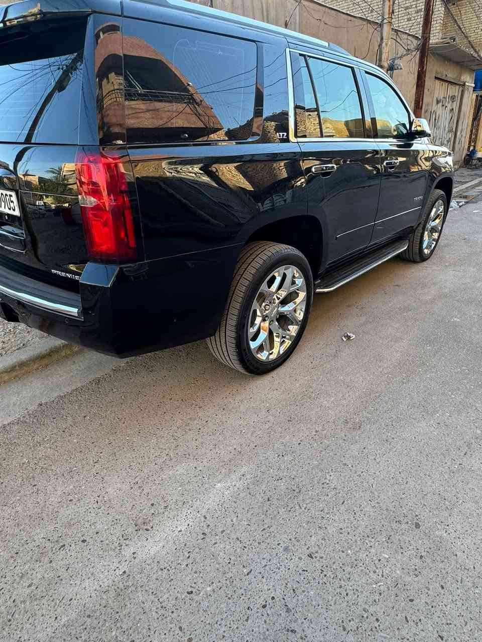 🚘 للبيع | CHEVROLET TAHOE PREMIER 2017 🚘
وكالة المنصوري

تاهو 2017 بريمير خليجي
كفاله عامه  فقط بارد بصيط✅

⭐ أعلى فئة PREMIER فول مواصفات 1/1 ⭐

🔹 محرك 8 سلندر
🔹 فتحة سقف (سلايد)
🔹 كراسي جلد أصلي
🔹 كراسي كهرباء أمامية
🔹 كراسي ميموري (خزن)
🔹 كراسي تدفئة + تبريد
🔹 كراسي خلفية كهرباء + تدفئة
🔹 تبريد خلفي مع شاشة
🔹 شاشة أمامية أصلية كبيرة
🔹 شاشة خلفية DVD أصلية
🔹 داتا شو DATA SHOW
🔹 شحن هاتف لاسلكي
🔹 رادار + سائق آلي
🔹 كروز كنترول
🔹 نظام السير على الخط
🔹 كاميرا خلفية
🔹 حساسات أمامية وخلفية
🔹 دبل عادي + أوتوماتيك
🔹 فور ويل
🔹 مانع تزحلق
🔹 تحكم كهربائي بالبريك والبانزين
🔹 تشغيل عن بعد
🔹 3 بصمات
🔹 ستيرن كهرباء + تدفئة + تحكم كامل
🔹 شاشة أعطال وكيجات ديجتال
🔹 صندوق كهرباء (شفط)
🔹 فتح الصندوق عن طريق القدم
🔹 مرايا كهرباء شفط
🔹 لايت عدسة زنون + LED أمامي
🔹 نظام صوتي فاخر
🔹 قاصة سرية
🔹 دوسات كتابة CHEVROLET
🔹 إشارات بالمرايا
اتصال وره ساعه ٢

✨ سيارة بريمير معروفة، أعلى فئة من التاهو وبكامل المواصفات
 ✨***********
