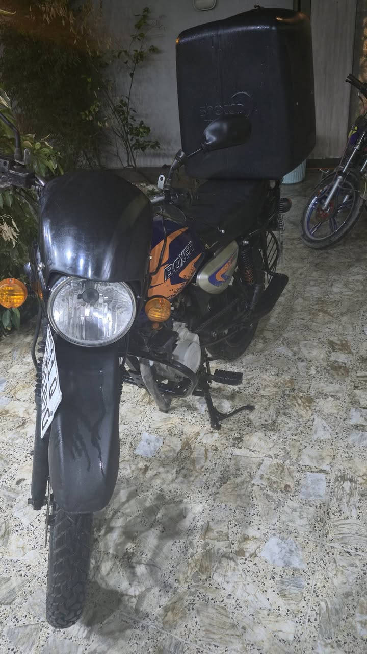 السلام عليكم بوكسر للبيع موديل 2022 رقم وسنويه بسمي دراجه خير من الله مابيهه كل نقص سعرهامليونين وبيها مجال بصيط***********
