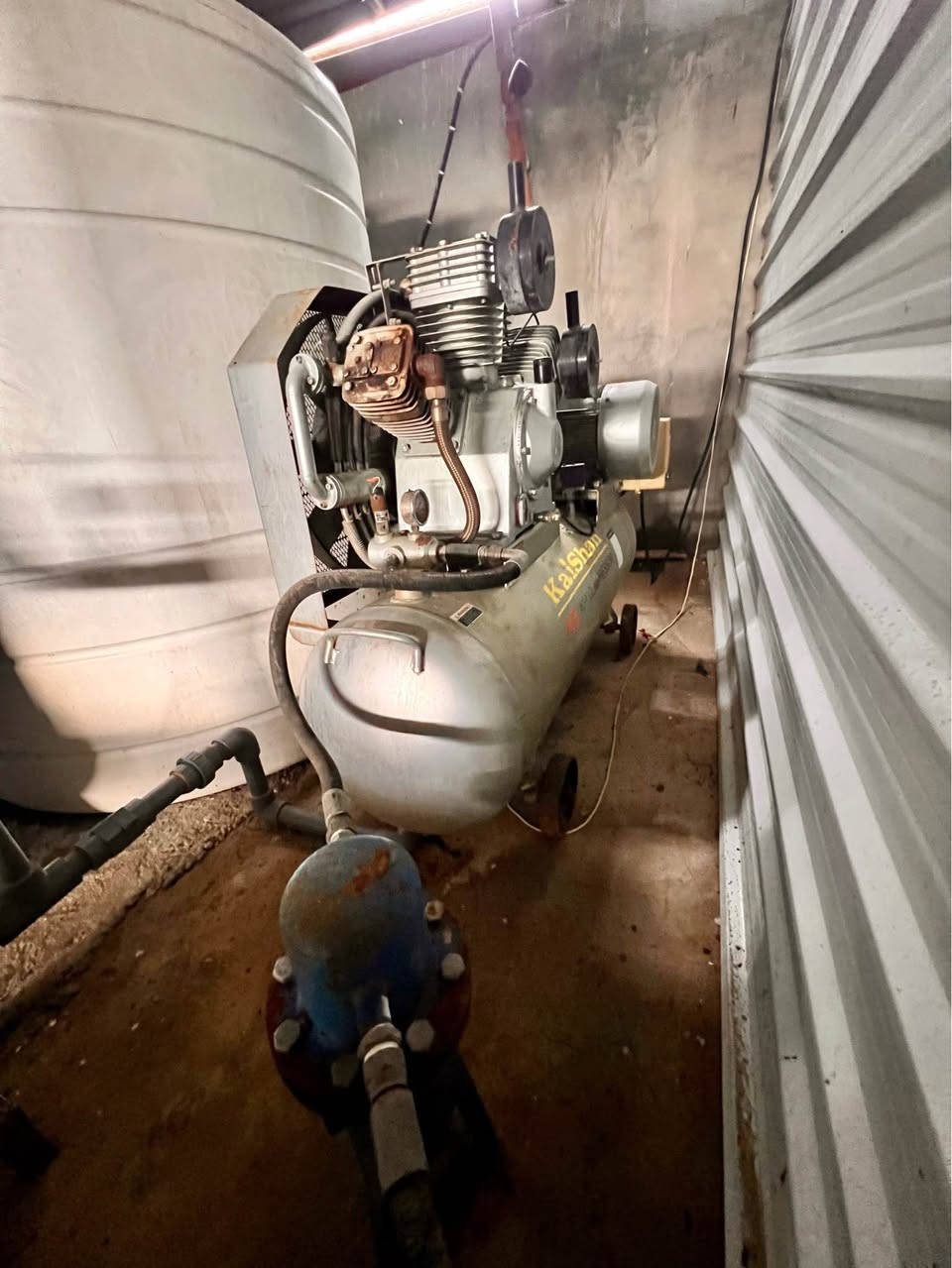 نافخة بطل مع كمبرسير مع ماكنة لتقطيع سعف النخيل ومخلفاتة كربلاء المقدسة هـ *********** كربلاء, العراق
