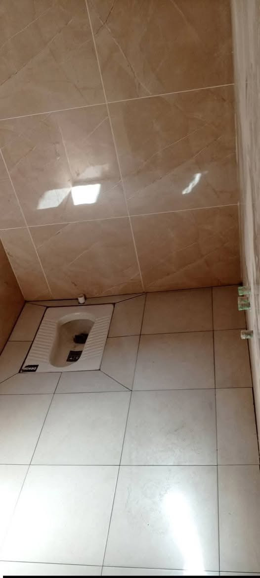 خلفه بورسلين مرمر 
جداري ارضي 
عمل درجة اولى 
عملي النجف كوفه
وات ساب ***********
متفرغ حاليا
