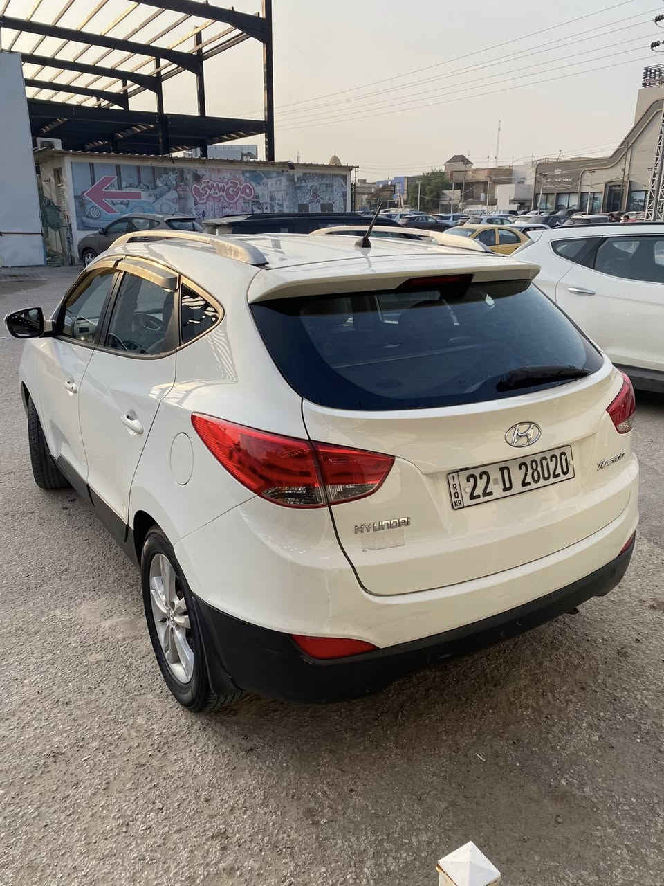 السلام عليكم توسان ١٢ خليجي مكينه دوش ٢٠٠٠ ماشيه ٢١٥ الف حقيقي على كير ومكينه وكاله لا مفتوحة ولا ملعوب بيها
السياره كفاله من الصبغ والتبديل والحادث وبيها بارد بمكان 
السياره كاعده وحلوه ومصروف عليها وعلى ايد وحدة 
مكاني النجف قريه الغدير وسعرها ب١٣٩ وبيها حق جيه 
***********
