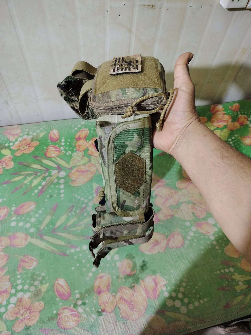 سلام عليكم مشلح عكروكي اصلي كامل سعر 90 بغداد ***********
