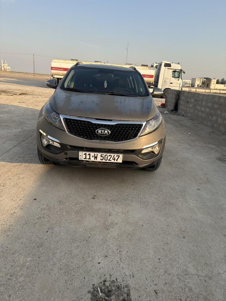 كيا سبورتج 2015    كير ومحرك مكفول شرط جديده  سياره جاهزه من كلشي 
السنويه 2030
السعر110$ 
***********
فقط اتصال
