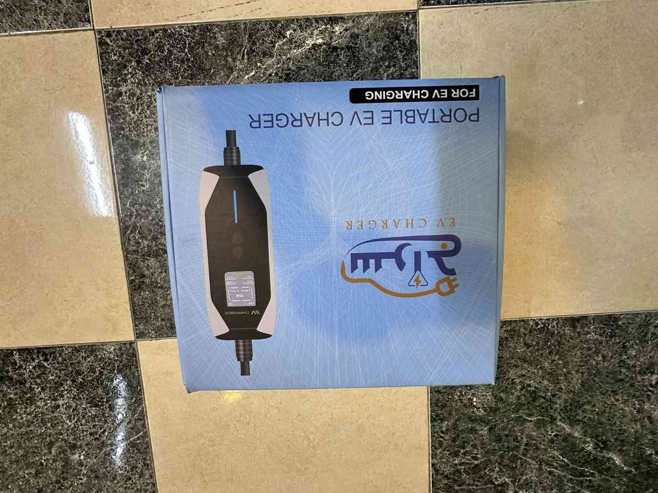 السلام عليكم شاحنة byd السراج الاصليه 16A
بدون ايرث الشاحنه بيها ضمان سنه استخدمتها كم مره فقط 
شحنها سريع جدآ وما تحتاج ايرث هي تنظم الفولتيه  المكان بغداد 
السعر 200 الف 
***********
