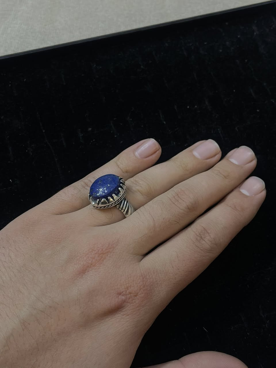 متوفر للبيع خاتم من حجر حجر اللازورد الطبيعي عالي الجوده وزن الحجر 12 قيراط.   وزن الخاتم الكلي 13,90 

طبعن من صياغة الماس  

السعر المطلوب ١٠٠ الف 
متوجد  في بغداد الكاضميه  او الميدان   من ساعه ٧ صباحا الى ساعه ٣ عصران 
 
*********** 
بيع مباشر
