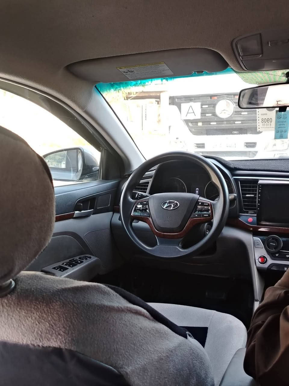 السلام عليكم
النترا ١٨ أمريكي حره بيها قطعتين فقط السياره نظيفه
محرك ٢٠٠٠ دوش رقم انبار رادارات جانبيه شاشه كامرا تحكمات ستيرن السعر ١١٠ وبيها مجال المكان السياره الرمادي الاستفسار عن هذا الرقم *********** السونار مرفق ويه الصور

