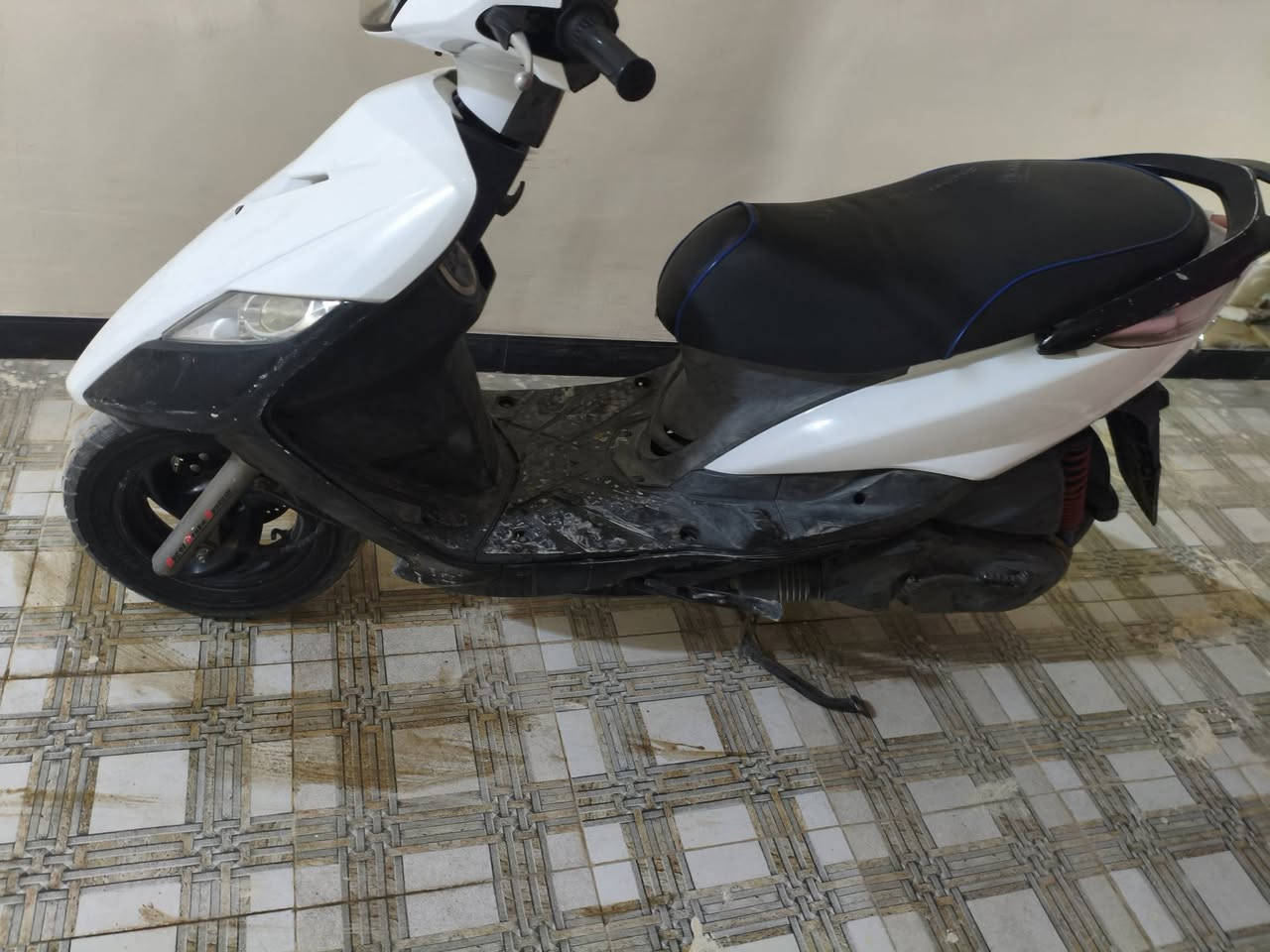 دراجه ماكس ثعلب للبيع دراجه تخبل قبل شهرين طالعه من الخانه مكان نجف للاتصال *********** متواجد
