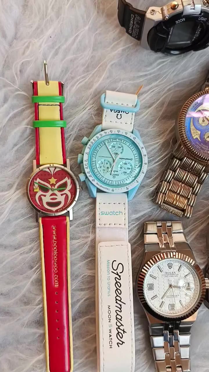 شلعة ساعات 10 قطع 
كلهن شغالات شرط الفحص 
شلع ب75 الف مع التوصيل نهائي💛


**إذا كنت صاحب هذا الإعلان وتريد حذفه لأي سبب، رجاءا أرسل رسالة إلى الدعم الفني**