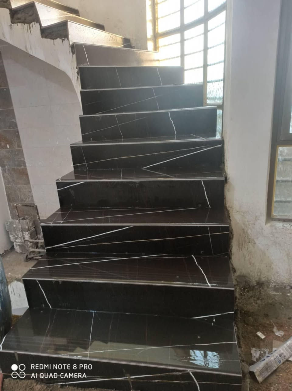 خلفه سراميك وبورسلين ومرمر *********** مكاني واسط
