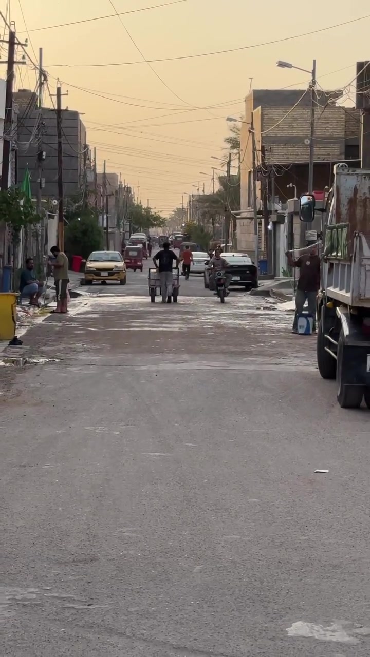بيت للبيع الموقع حي طارق بيت القديم والوسط إذا تجي من الوسط ابفرع أسواق دادا وأذا تجي من القديم بل فرع الي جاي من البانزين الجديده المساحه 100 متر بناء حديث جنس العقار طابو صرف الشراي يتصل على هذا الرقم *********** والسعر اول تعليق في الفيديو مثبت
