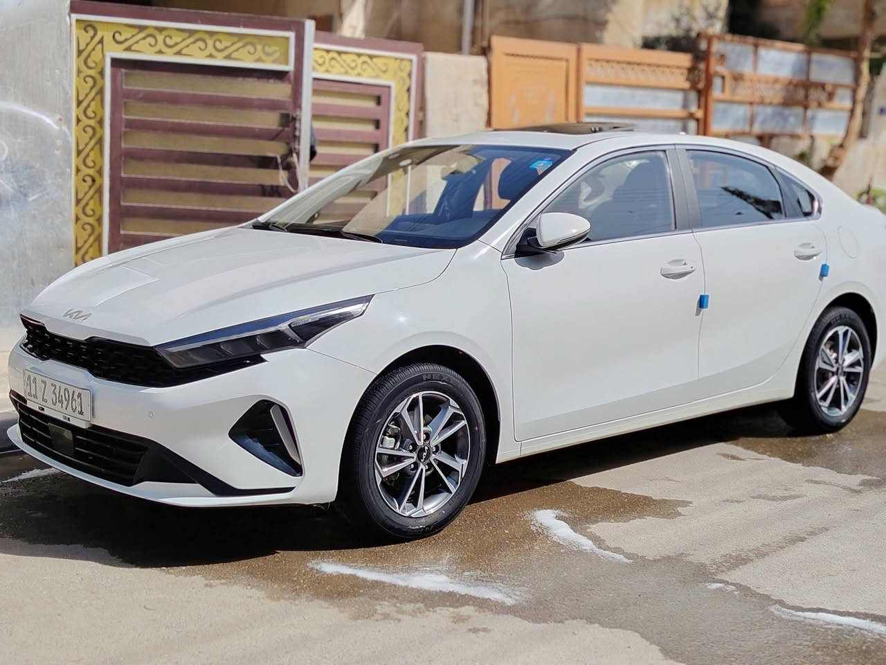 السلام عليكم
K3 موديل 24
للبيع فول مواصفات
رقم بغداد السياره ماشيه ٢٥ الف 
مكاني بغداد حي العلام
***********
