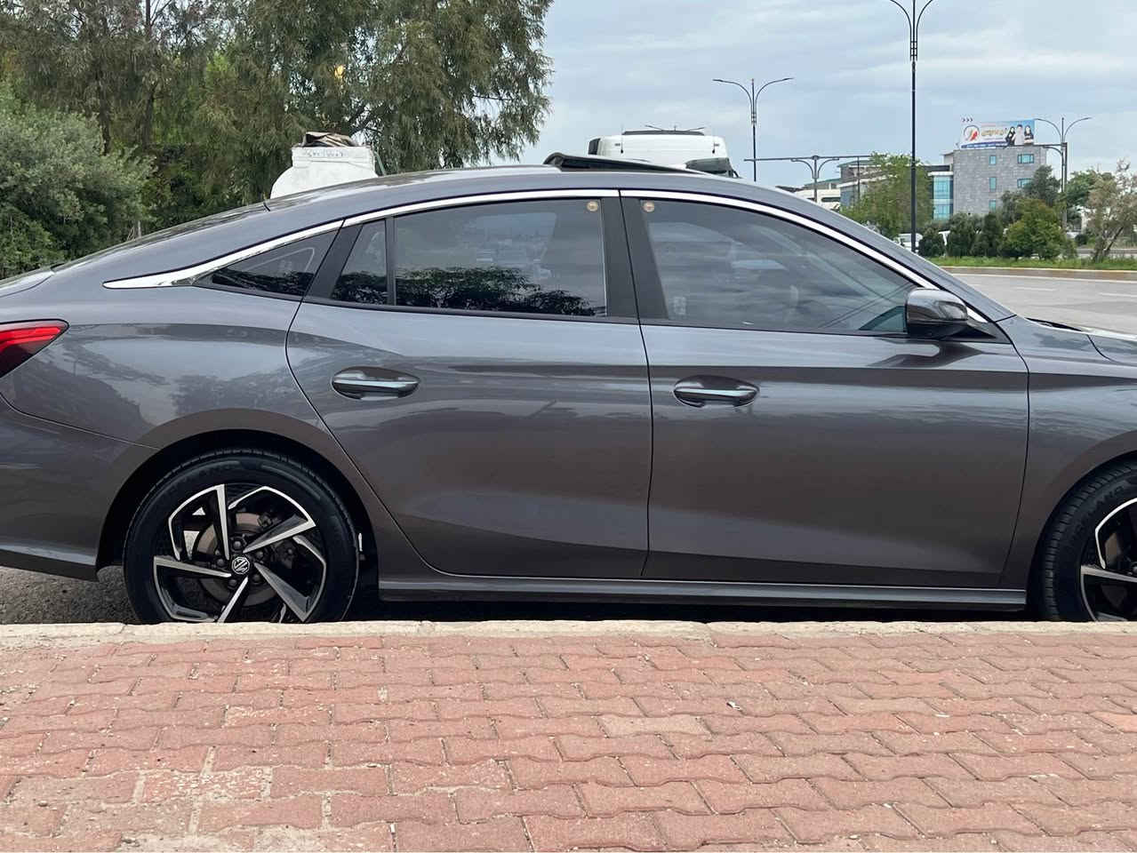 MG GT Lucury 2022.
Full mwasafat makina turbo zamani sharika 80 hazar km roshtwa 
*********** السليمانية, العراق
