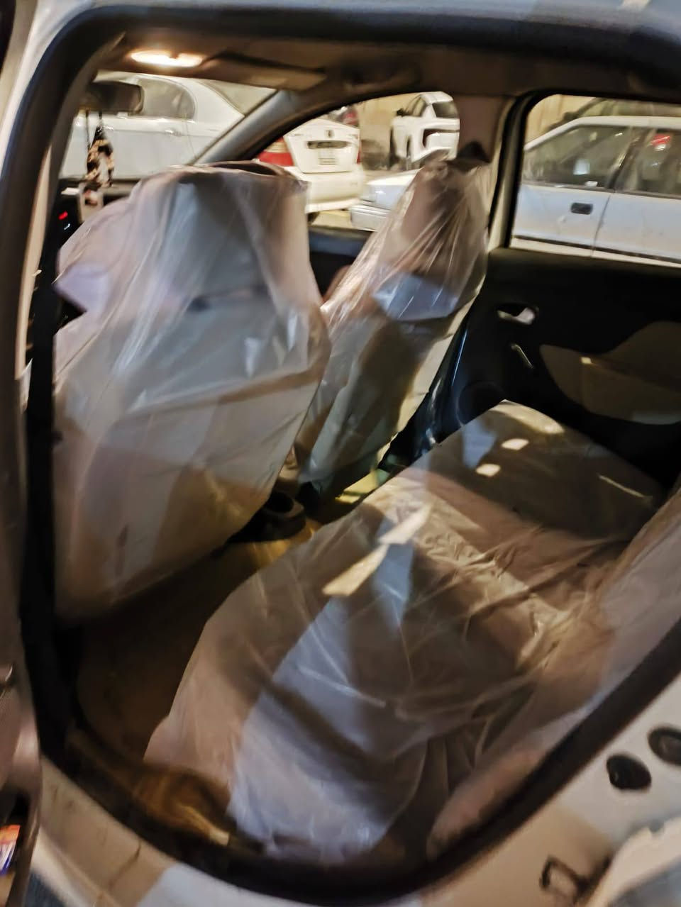 السلام عليكم رينو سنمبل 2020 
بيه فقط جاملغ الخلفي بي بارد وجاملغ امامي بدون تبديل
ماشيه 110حقيقي  

شاشه 
رقم بغداد
سعر 82$
رقمي ***********
0774908795
مكاني كربلاء
