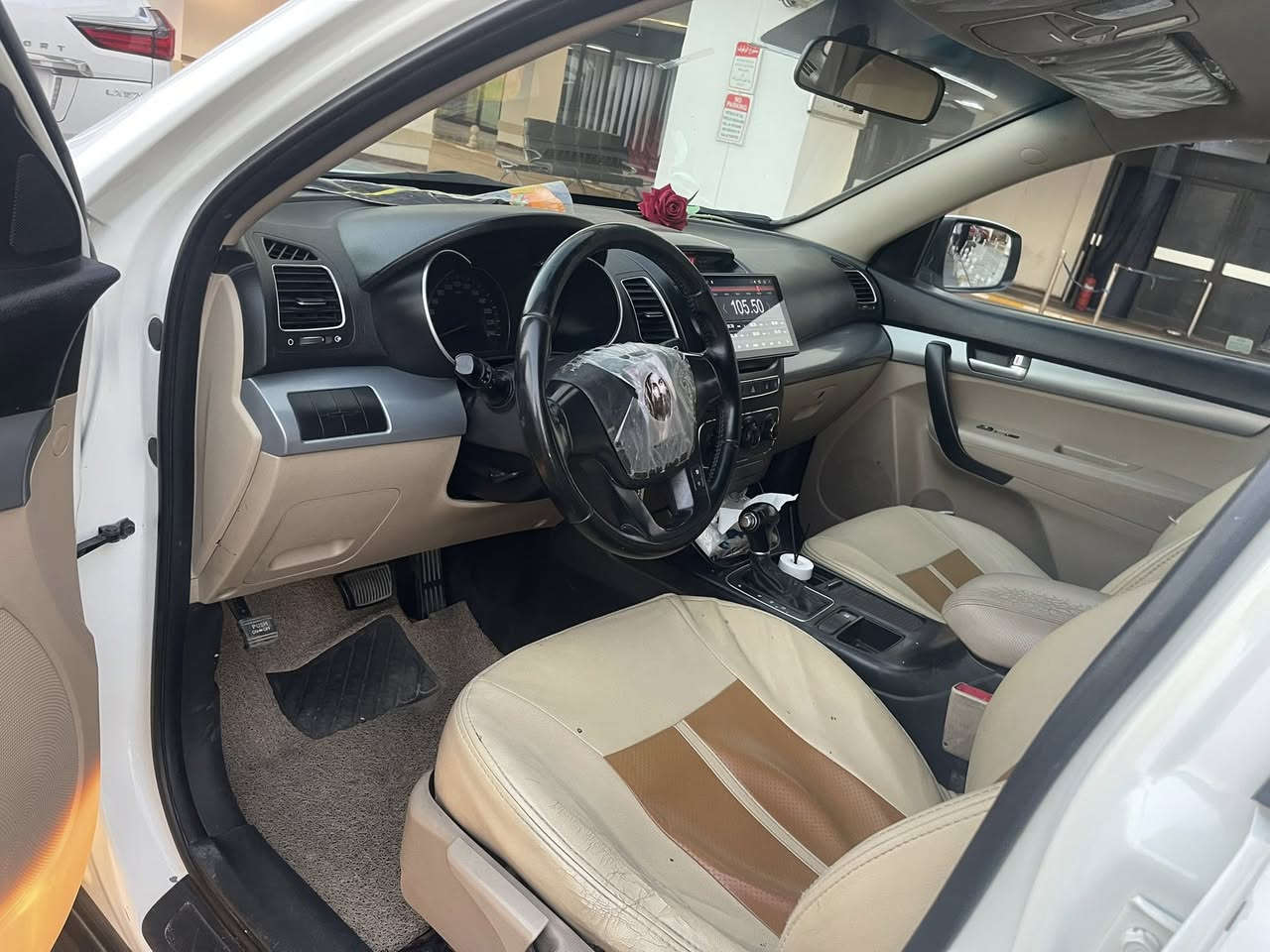 السلام عليكم سورنتو 2014 خليجي بيهة قطعة وحدة صبغ بالمكان المحدد وشوية بارد مكينة خير من الله لا تنقيص لا تبخير لا صروت كير خير من الله صدر جيد رقم انكليزي سنوية ل28 بسمي تحويل مباشر مكينة 4 سلندر السعر 155 وبيهة مجال تفاصيل اكثر للاتصال ع الرقم *********** بيع او مراوس بناصية سني او كورلا
