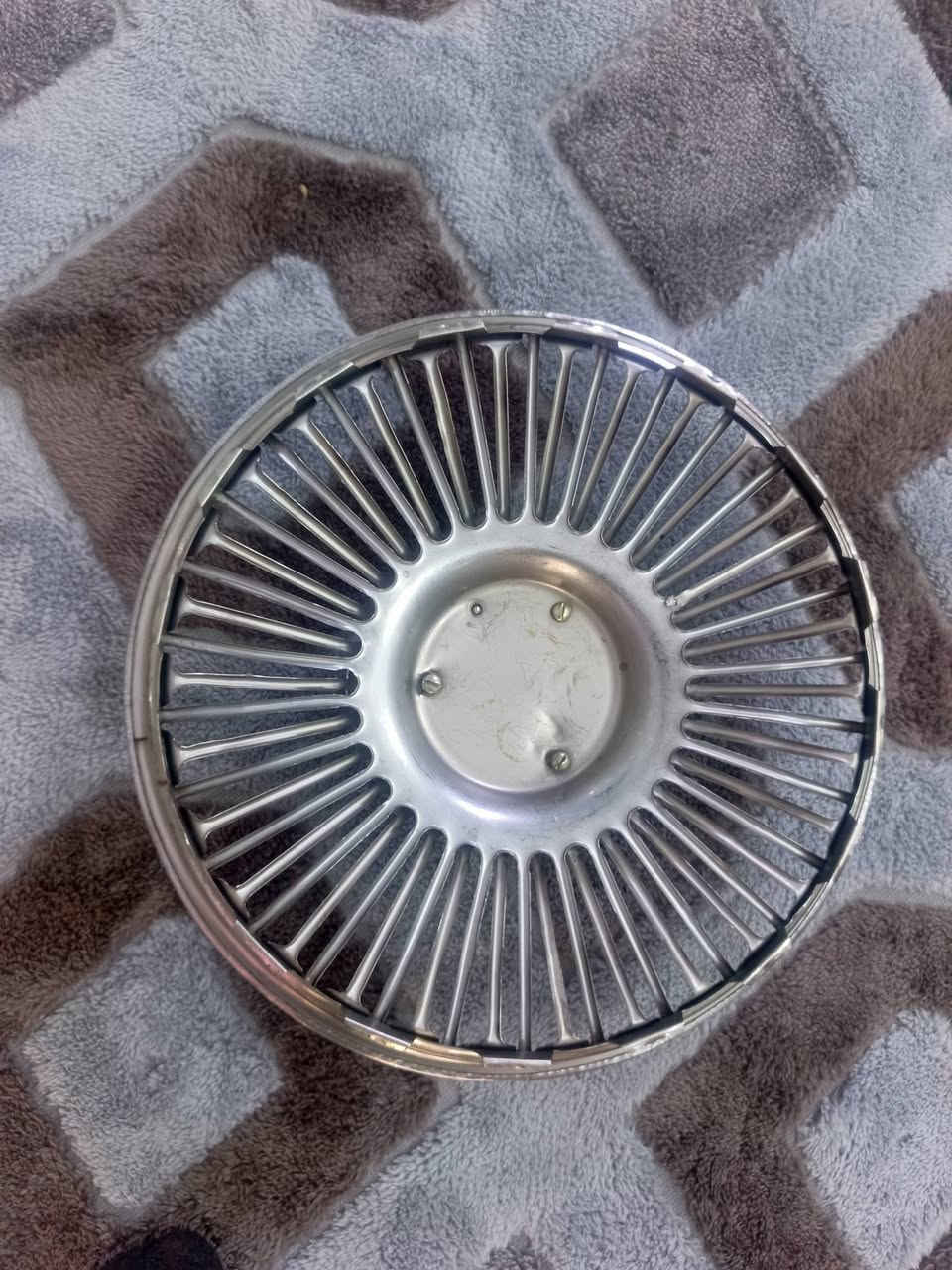 السلام عليكم 

للبيع تك كلكسي 14 

نضيف حلوات  ب 130 الف 

مكاني بغداد البلديات شارع 30 

*********** ☎️
