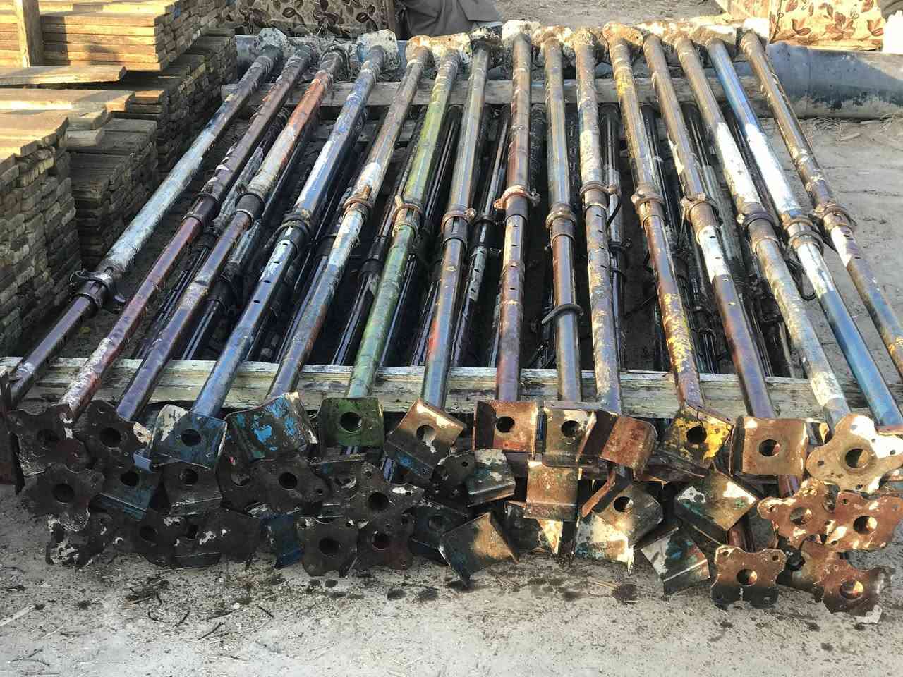 جكات للبيع العدد 44جك حاضن +عجمان سن خشن وزن ثقيل 
+تكم طول 3متر العدد 130.    مكان حلة 
‏‪***********‬‏
