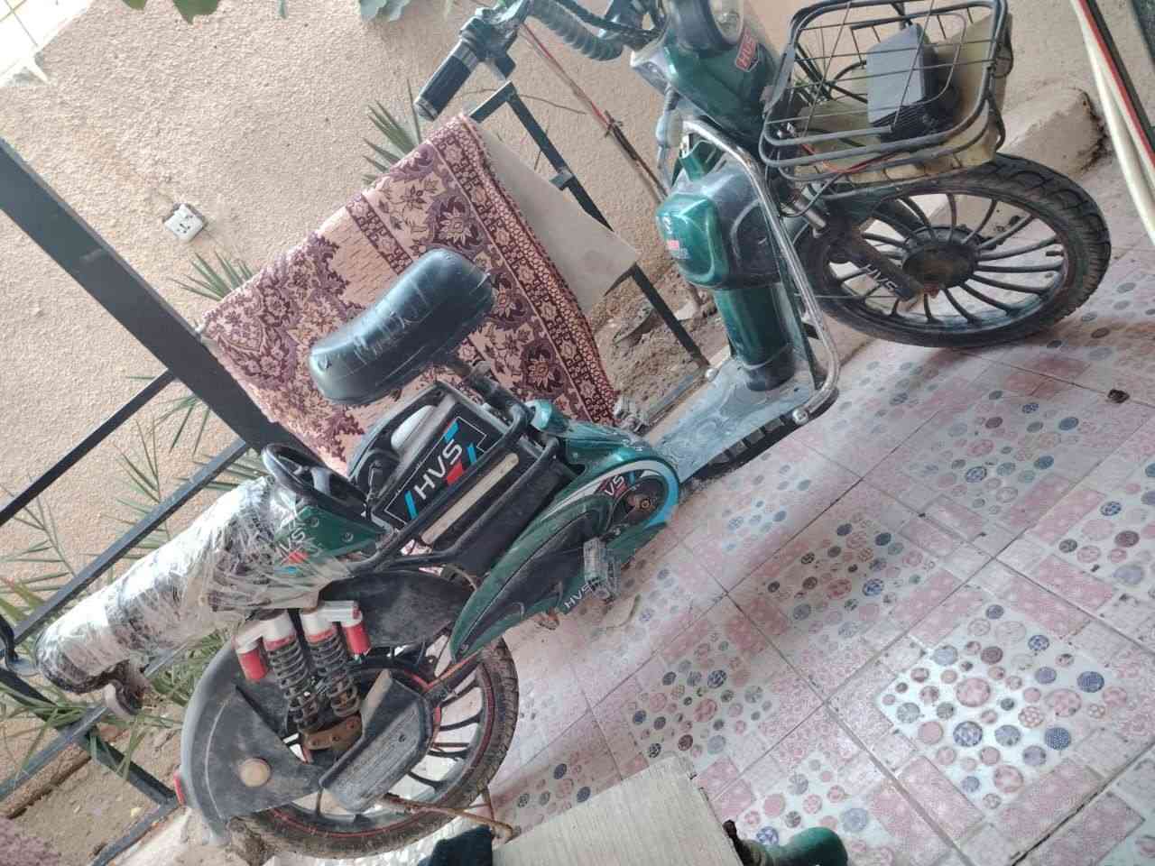 دراجه للبيع تشتغل بس ماتمشي صارلهه شهر من خذيناها جديده كلشي مابيهه بس ماتمشي تايرات جدد شاحنتهه الاصليه  شراي يجي خاص


**إذا كنت صاحب هذا الإعلان وتريد حذفه لأي سبب، رجاءا أرسل رسالة إلى الدعم الفني**