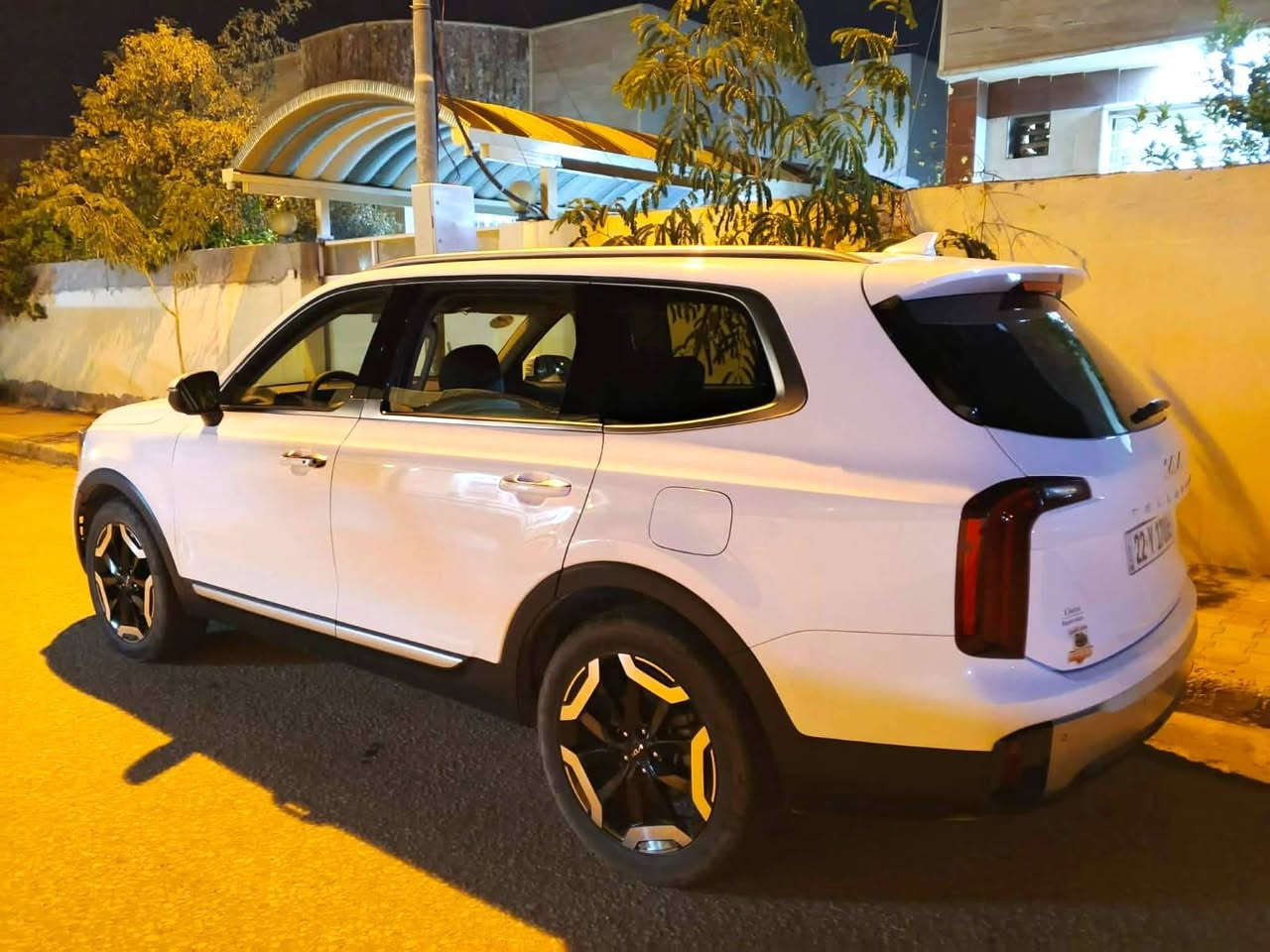 السلام عليكم
كيا تيلورايد موديل 2023 رقم اربيل تريد تحويل أو وكاله 
ماشيه 24860 وقابله الزياده 
بصمه 
كشن سائق كهرباء 
كشنات جلد 
تدفئه بالكشنات
جنطه عادية 
تخم تأثير جديد 
حادث جاملغ أيسر وبنيد صوره الحادث مرفقه
گاعيه جلد 
السعر 280 وبيه مجال 
مكان السيارة بابل
السياره جاهزه من كلشي 
الشراي يتصل وبي خير ويدلل
***********
***********
