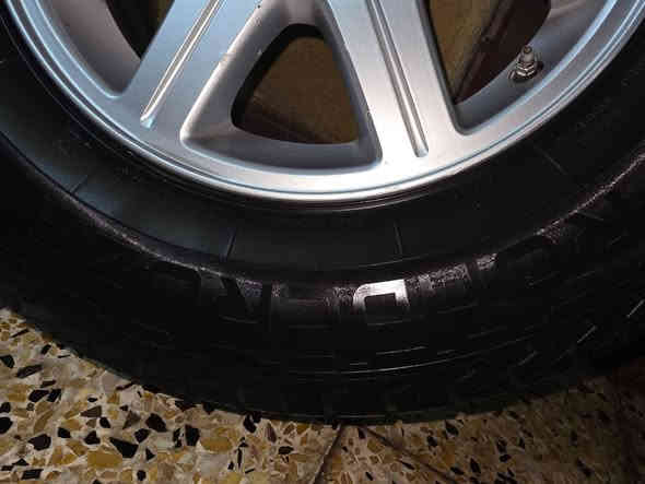 طخم اطارات عدد ٤ويل كب مع الحساس عدد٤  شغال + بلنص قياس ٢٣٥/٧٠/١٦
***********
مباشر شد بالسياره
