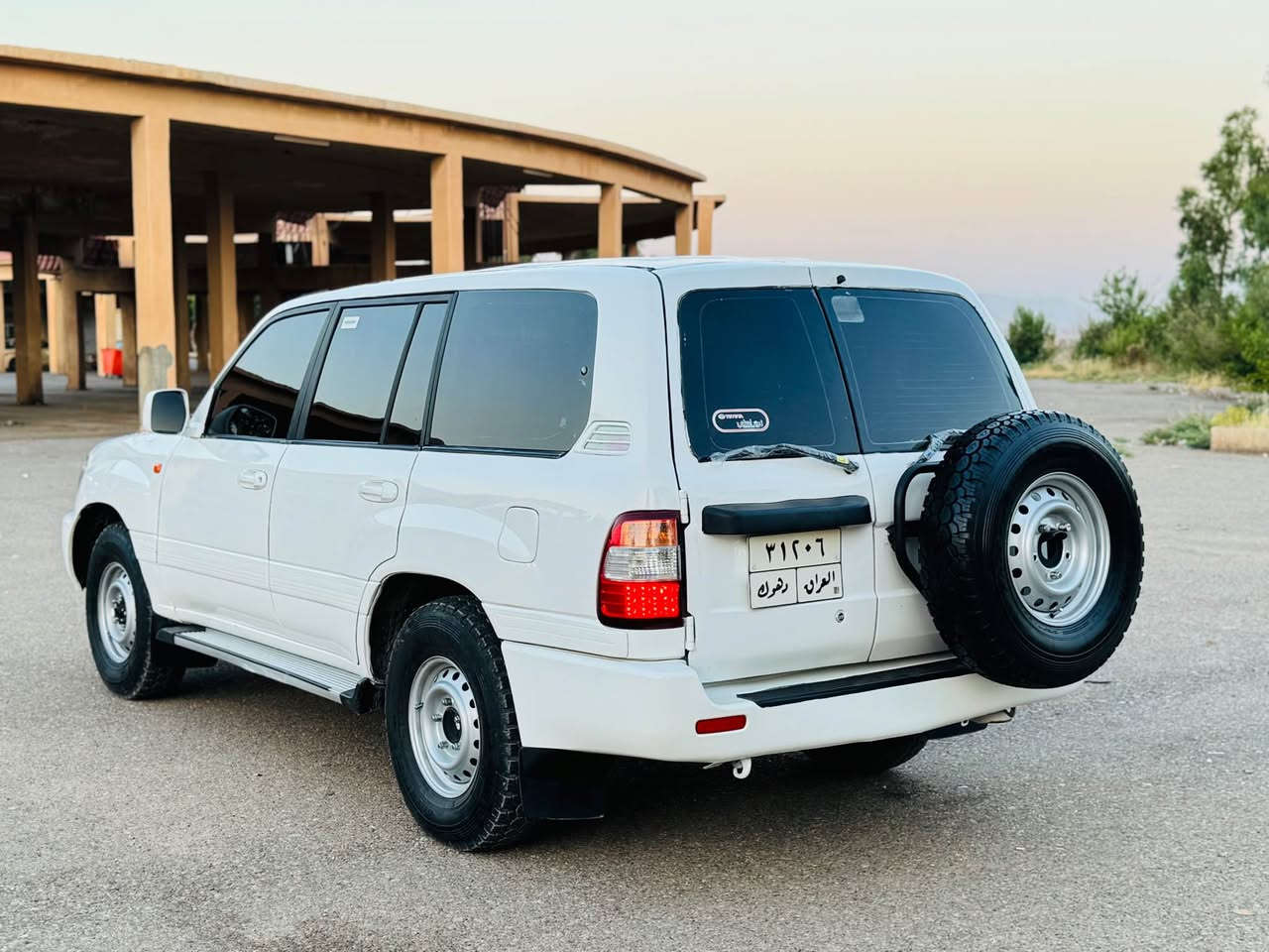 مونيكا موديل 2003 سيا ره كه  ناوى نيه له حا سيبه ى به غداد  ده ژبول به رز ده بل سو پير جام كا ره باى  ته بريد مه ر كه زى  سه لا جه  كيرو مه مينه و ته قه و ره قه و هه موو به شه رته ٥ تايه وويلى نوى له بنه  هه موو كيانى به شه رته  سيا ره كه بو ياغ عامه  به لام پيشو پشتى كه پسه هيجى نيه  هه موو كيانى به شه رته به ناو كردن و غرامه و هه موو به سه رته 
سعرى 110
***********
*********** أربيل, العراق
