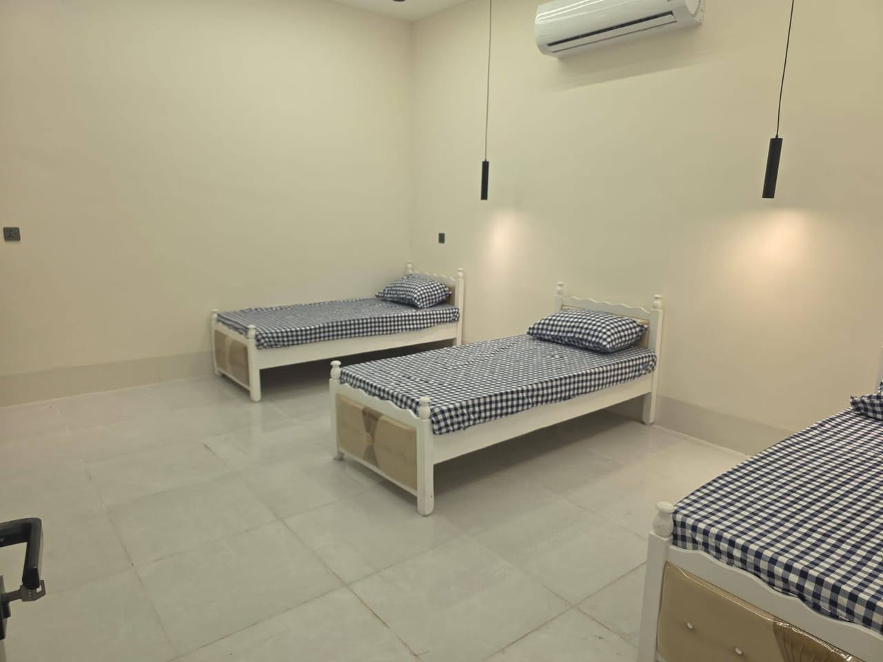 منتجع روح السياحي
طيران ماكو وسفر متوقف🫠
احنه جاهزين للصيف وجايين نغير المود
منتجع روح السياحي مجهز بكل الي تحتاجه انته وعائلتك
●مسبح للكبار
●مسبح ثاني للأطفال (آمن من كل النواحي)
●دار استراحة كبير مكيف يحتوي على مطبخ مجهز بكل اضافة الى (mini bar)
●شواية خارجية
●شواية خاصة بالسمك (المسكَوف)
●جلسة خارجية مطلة على المسبح
●العاب ترامبليون🤩 بليارد🎱فيشة🥰منضدة 🏓 وألعاب ثانية
وبعد بي غرفتين
الأولى(Master room)
●مجهزة بحمام داخلي
●الفيو على المسبح وخضار الاشجار مريح للاعصاب
●غرفة نوم بسرير كبير متصل
●تكييف
الغرفة الثانية (single room)
●للشباب او الاولاد
●ثلاث أسرة منفصلة
●تكييف
بالاضافة لعدد كبير من الفرش
العنوان بلد
للحجز ***********
