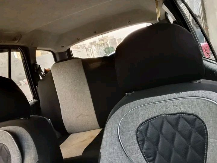 السلام عليكم 
كل عام وانتم بخير 
كيه سبورتج موديل 95 باسمي كير محرك بوضعيه جيده جدا 
كهربائياته شغاله تبريد شغال
سعره 36قفل مكانه بغداد الدوره هور رجب 
***********
