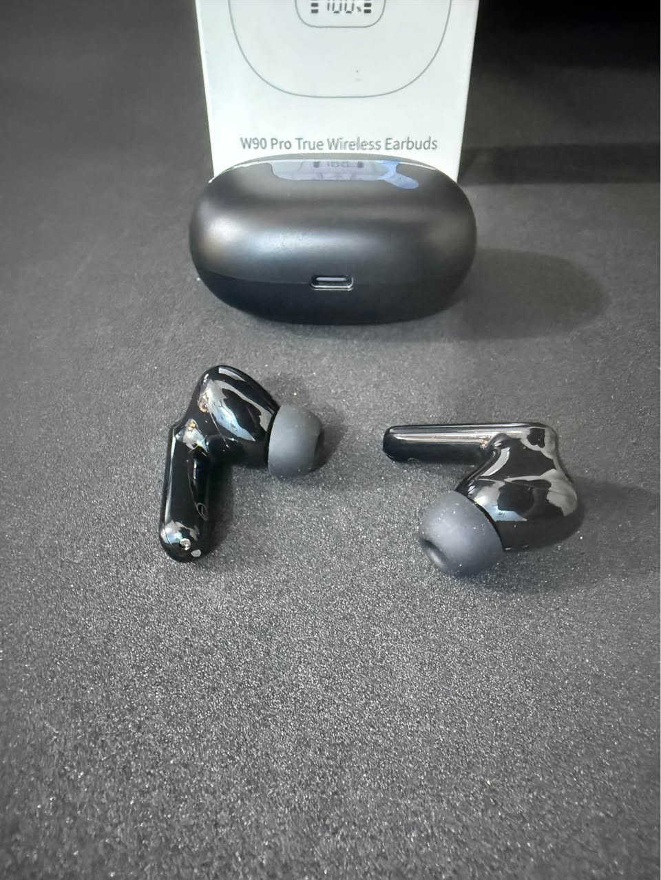 ايربود ماركة كولاتي جداً عالي 

ملاحضة 🔙 قطع كلهم أمازون أصلي

الاتصال: تتميز بتقنية Bluetooth 5.4 لتوفير اتصال أسرع وأكثر استقرارًا

جودة الصوت: تحتوي على مشغلات ديناميكية بحجم 13 ملم توفر صوت ستيريو Hi-Fi (عالي الدقة) وجهير عميق

إلغاء الضوضاء: مزودة بـ 4 ميكروفونات بخاصية إلغاء الضوضاء البيئية (ENC) لضمان وضوح المكالمات

عمر البطارية: توفر ما يصل إلى 8 ساعات من التشغيل المتواصل بشحنة واحدة، وتوفر علبة الشحن 32 ساعة إضافية (إجمالي 40 ساعة)

مقاومة الماء: حاصلة على تصنيف IP7 لمقاومة الماء، مما يجعلها مناسبة للتمارين الرياضية والتعرق

الشاشة: تحتوي علبة الشحن على شاشة LED مزدوجة تعرض مستوى البطارية المتبقي لكل سماعة والعلبة بدقة

التحكم: تدعم عناصر تحكم باللمس الذكية لتشغيل الموسيقى، وضبط مستوى الصوت، والرد على المكالمات، وتفعيل المساعد الصوتي

السعر 25 ألف والتوصيل مجاني كل العراق 🚚

للحجز والاستفسار مراسلة الصفحة 

رابط واتساب مباشر الي يريد يراسلني 👇

https://wa.me/message/ANGQMMLUZKO4C1 بغداد, العراق


**إذا كنت صاحب هذا الإعلان وتريد حذفه لأي سبب، رجاءا أرسل رسالة إلى الدعم الفني**