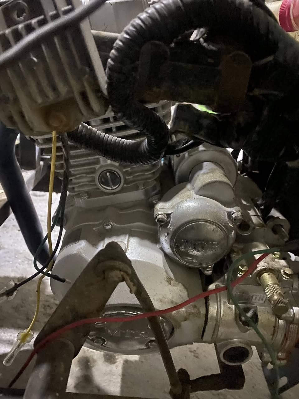 السلام عليكم مكينه امتيار ٢٠٢٥ جديده كير بوكس جديد كابريته جديده صالنصه جديده وير كلج جديد وير بانزين جديد مكان بابل قرب مجسّر الثوره رقم الهاتف ***********مكينه بيه خيط بخار السعر ١٧٥وبيه مجال ولغرض ويهان
