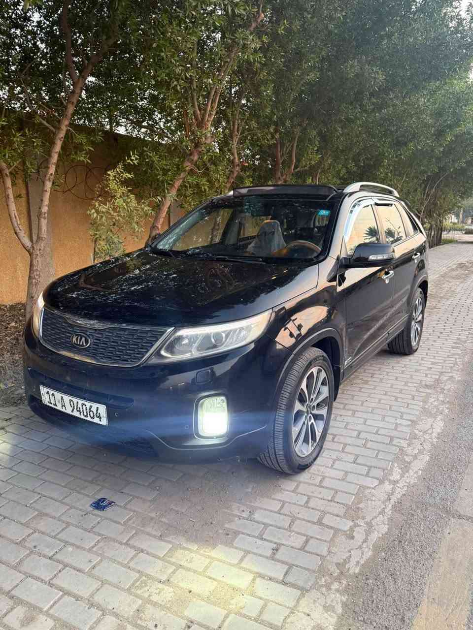سلام عليكم من رخصت الادمن المحترم كيا سورنتو مديل ١٥ كويتي فول اعلا فه سياره مكفوله كفاله عامه سونر موجود برغي ممفتوح منها جاهزه من كلشي مكان سياره بغداد شعب السعر ١٧٠ وبي مجال بصيط ***********
