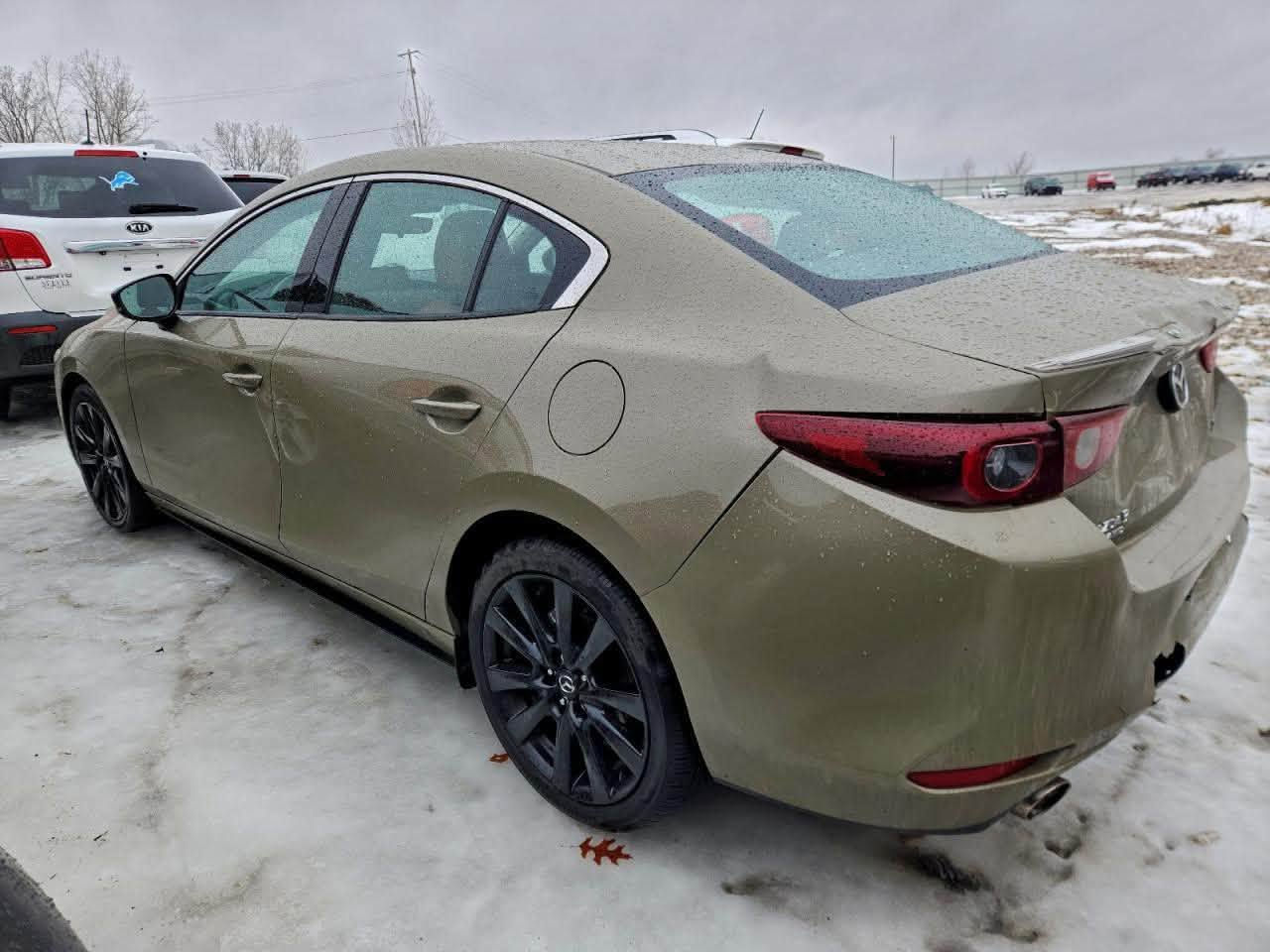 للفائدة
Mazda 3 turbo 2025
ماشية 8الاف
ضرر خلفي 
شغالة وتمشي
فول
محرك اربعة سلندر 2500 توربو
دفع رباعي
معروضة مزاد بموقع copart.com
مزادها باجر
للمزايدة زيارة مكتب ماهر البدراوي لمزادات السيارات الامريكية و الكندية
الصالحية ٢٨ نيسان


**إذا كنت صاحب هذا الإعلان وتريد حذفه لأي سبب، رجاءا أرسل رسالة إلى الدعم الفني**