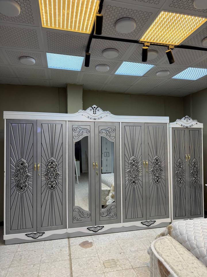 غـرف نـوم بـتـصـامـيـم جـديـدة صـاج عـراقـي 

متوفر الان موديل جديد .
غرفه نوم داخل معاكس خشب 3 ملم
خارج تحفير CNC انديف 5 ملم

الصبغ حراري درجة اولى

6باب  متكونه من 9قطع

زاويه تصميم كنتوري بارتفاع الكنتور

السرير بلاويد اسود 6ارجل

قياس الكنتور ارتفاع 2.40 وعرض 3.20

النقل والشد مجاناً داخل بغداد 
 
الـك حـق نـتـصل بـيك ثانـي يـوم من الـحجز نـفـتح ويـاك كـام تـشـوفـة الـغـرفـة كـاملـة وبعـدين اذا ثبـت الـحجز واذا وصـلتك مـو مـثل ما تـريد الـك حـق تـرجعهة

للحجز والاستفسار خاص واتس اب wa.me/9647725972961
