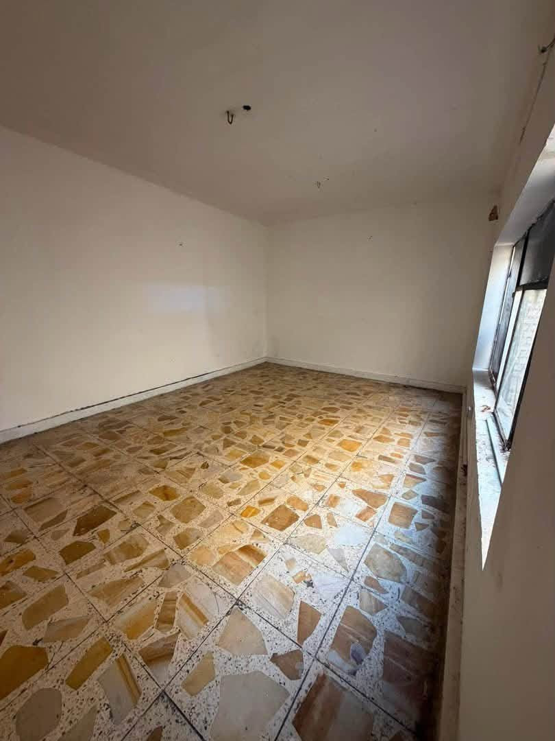 � للإيجار في السيدية
وحدة سكنية طابق اول ، نظيفة وجاهزة للسكن.

🔹 تحتوي على:
✅ غرفتين نوم
✅ صالة
✅ مطبخ
✅ خدمات

💰 الإيجار: 650 ألف دينار عراقي

📞 للاستفسار: ***********
🏢 مكتب حلم عقاري للوساطة العقارية

