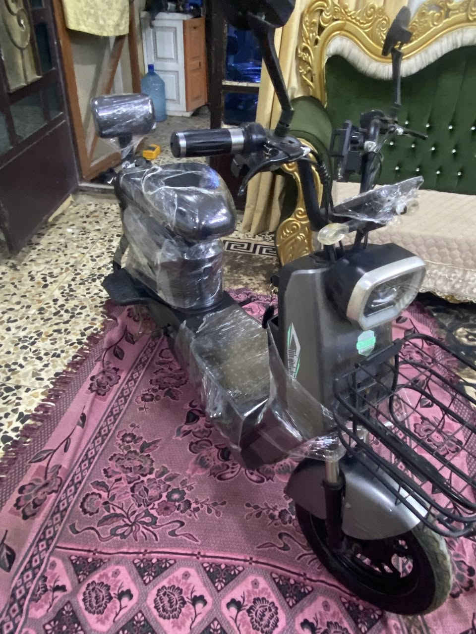 سلام عليكم دراجه شحن صاله شهرين من اشتريته دراجه نضيفه بطاريته ممتازه عنوان بياع   موصلات رقم *********** سعر 225
